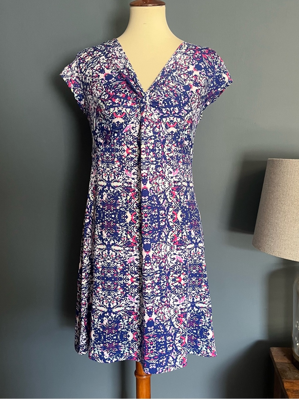 Lola casual patterned stretchy short sleeve dress blue pink size large